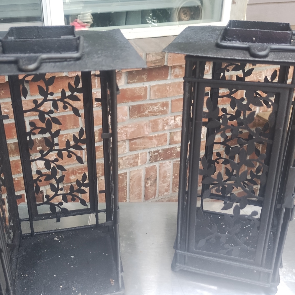 2 Black Metal Candle Lanterns with Leaf Design